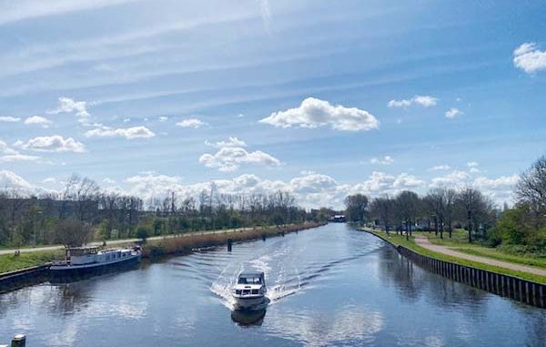 Amsterdam Noord over water